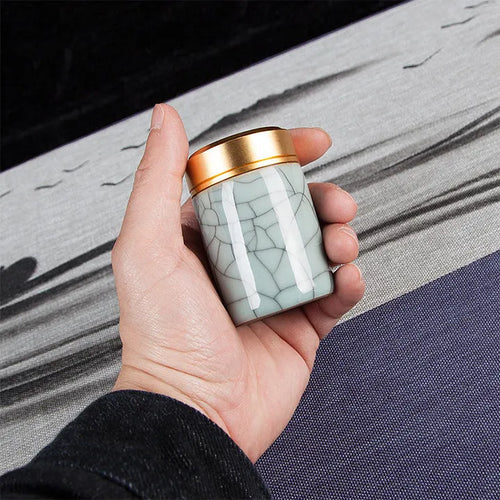 Airtight Ceramic Tobacco Storage Jar with Odor-Blocking Seal